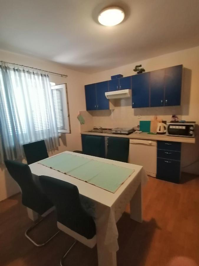 Apartments Sindi 로파르 외부 사진