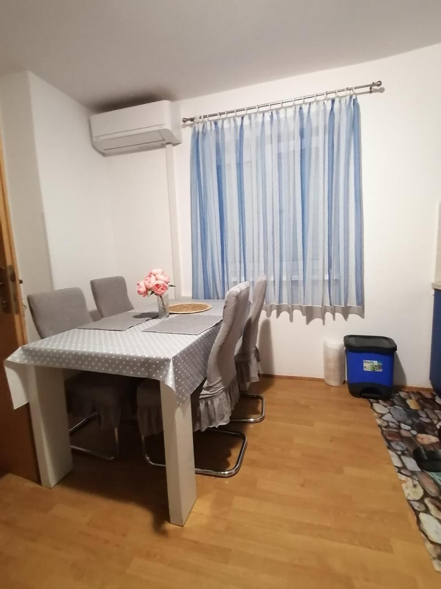Apartments Sindi 로파르 외부 사진